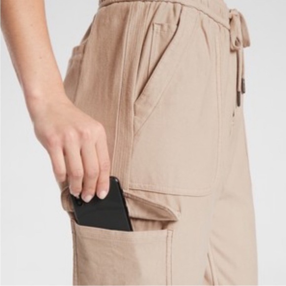 Athleta Farallon Cargo Crop Pant Size 4 - Picture 2 of 9